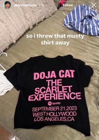 A deleted post by Pablo Tamayo. In the screenshot he says he threw away a Doja Cat tour shirt, calling it "musty."