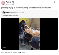 X user @aurawra21 tweeted the video of a horse playing a piano in a children's hospital, writing, "gold ship trying to cheer suzuka up while she was at the hospital," in reference to the game _Uma Musume: Pretty Derby_.