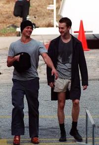 Brad Pitt and Edward Norton on the set of Fight Club, 1999
