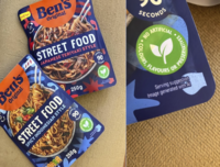 Ben's Original NEW Ben's Original STREET FOOD JAPANESE TERIYAKI STYLE PERFECTIN 90 SECONDS 06 STREET FOOD SPICY INDONESIAN STYLE PERFECT IN The 14 250g Leyours 250g Serves supp BECONDS COLOURS BAL LAYOURS Servings • SECONDS ARTIFICIAL NO COLOURS, FLAVOURS OR PRESERVATIVES Serving suggestion Image generated with Al