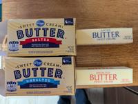 USDA GRADE AA CRADER PACKED UNDER INSPECTION SWEET Kroger CREAM. BUTTER THE US DEPT. OF AGRICIDE OFFICIALLY GRADED KEEP REFRIGERATED SALTED MADE WITH MILK FROM COWS NOT TREATED WITH rBST INO SIGNIFICANT DIFFERENCE HAS BEEN! NBETWEEN MILK FROM BST-TREATED AND NON-BST- фо 4oz STICKS NET WT 16OZ (1 LB) 453g SALTED BUTTER SWEET CREAM NET WT 4 OZ (113 g) SWEET (Kroger CREAM." BUTTER UNSALTED MADE WITH MILK FROM COWS NOT TREATED WITH rBST фо 4oz STICKS USDA WHEN GRADE HAGRADED PACKED UNDER INSPECTION OF THE US DEPT OF AGRICULTURE OFFICIALLY GRADED KEEP REFRIGERATED INO SIGNIFICANT DIFFERENCE HAS BEEN SHOWN BETWEEN MILK FROM rBST-TREATED AND NON-BST-TREATED COWS. NET WT 16OZ (1 LB) 453g UNSALTED BUTTER SWEET CREAM NET WT 4 OZ (113 g)