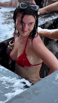 Foam Party Girl Look 1