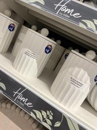 NEW! £4 BACK PEPPERI SANDALWOOD CANDLE Home by B&M BRAND CAS COMVANVS PRE CO NEW! £4 Home by B&M BLACK PEPPER& SANDALWOOD SCENTED CANDLE