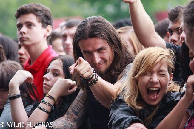 ridiculously photogenic rocker