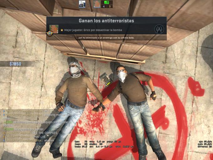 Ganan los antiterroristas ★ Mejor jugador: Grizz por desactivar la bomba pat ha eliminado a un enemigo con su última bala $7850 ERTO Terrorist en 800 de recompensa para playlong mo ipc r bomba +$1400 de ingresos por pe der. MUERTO Rocnar SEE THE CORPSES MUERTO Rocnar: THAT LVE tofux : ahahah 0.017 ms