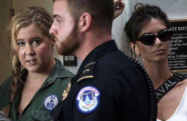 ET EXIT accessible e d off the de of the Atri reer a to 11:00am Dialson Bui DS