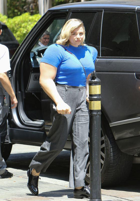 Chloe Grace Moretz reveals Family Guy meme hates herself for fear of being photographed