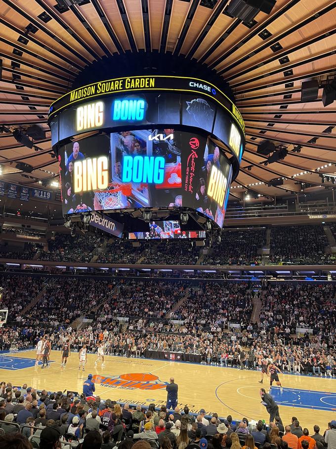 CHASE MADISON SQUARE GARDEN BING BONG BING BONG 19 Y CHASEO BRIDC BILLY JOEL 119 3-14 PH 2014-15 2014-15 pectrum SUITE LEVEL OLEXUS HELW Y ORH NEW YORK CITY