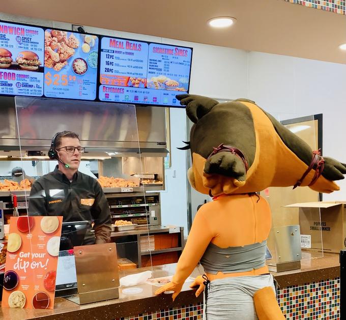NDWICH COMBOS MEAL DEALS SIGNATURE SIDES SIC ANTWICH cal 690 cal 750-1210 10 SPICY CHICKEN SANDWICH 13 99 cal 690 SPICT-MILI MIXED' en TENDERS 12 PC n 134 19 ca50350 N 18 69 cal 750-1210 ADEANSRICE 351 S M OI BA 16 PC e n 14219 c5 6745 CLUN RES 21005 20PC S 源55 U 5 14549 5005 ONuggets FOODS COMBOS ATES un Chican res Fowily Meat AEVERAGES 1223 MI 1249 A 1LE8 LALLON M 149 PEPCORN side SHRIMP 12 SHRIMP n 11.89 cal 75-1855 a13.99 cal 810 2325 Cal 3230-5230 cal 715 1640 al 170-2110 AAGlen $4 09 POPLYES SMALL INNER POpeves. Get your dip en!