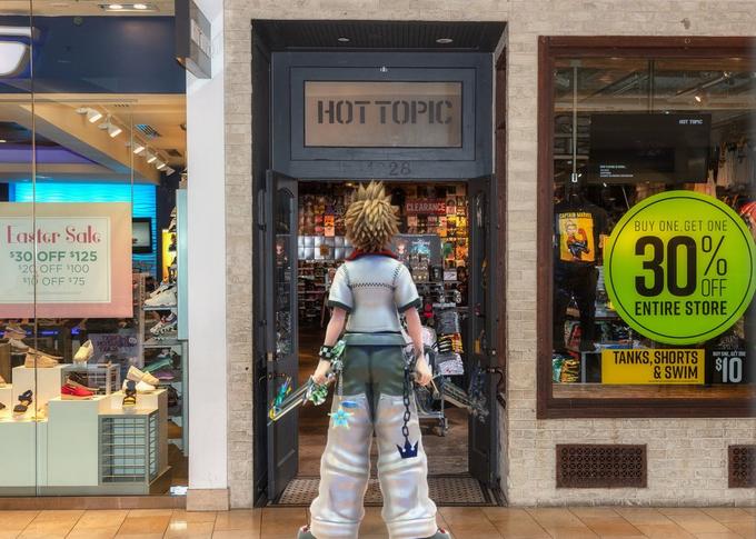 HOTTOPΙC HOT TOPIC 13228 CLEARANCE CAPTAIN MARVEL BUY ONE,GET ONE Easter Sale $30 OFF $125 $20 OFF $100O $10 OFF $75 30 OFF ENTIRE STORE TANKS, SHORTS &SWIM $1O BUY ONE, GET ONE