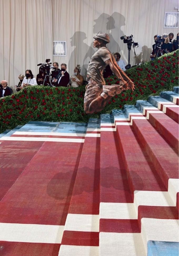 Kevin Gates jumping at MET Gala MET Gala Stairs 2022 Know Your Meme