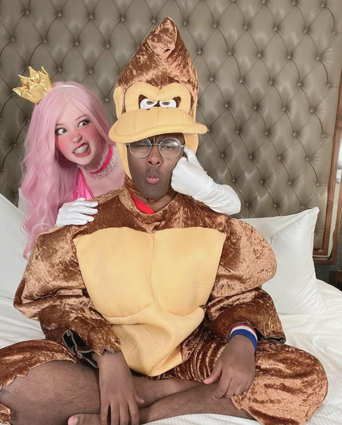 twomad | Belle Delphine and Twomad Photoshoot | Know Your Meme