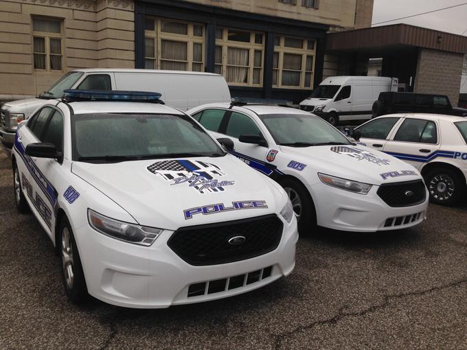 608 0001 2. HO + - Maller POLICE Ford 605 2 PO