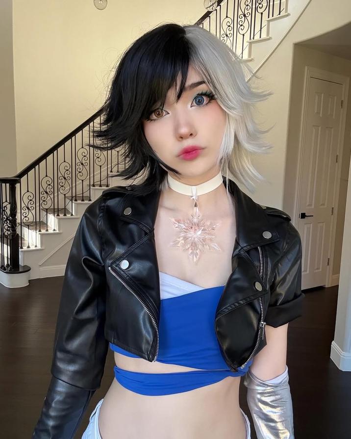 A cosplay of Marvel Rivals and Marvel Comics character Luna Snow