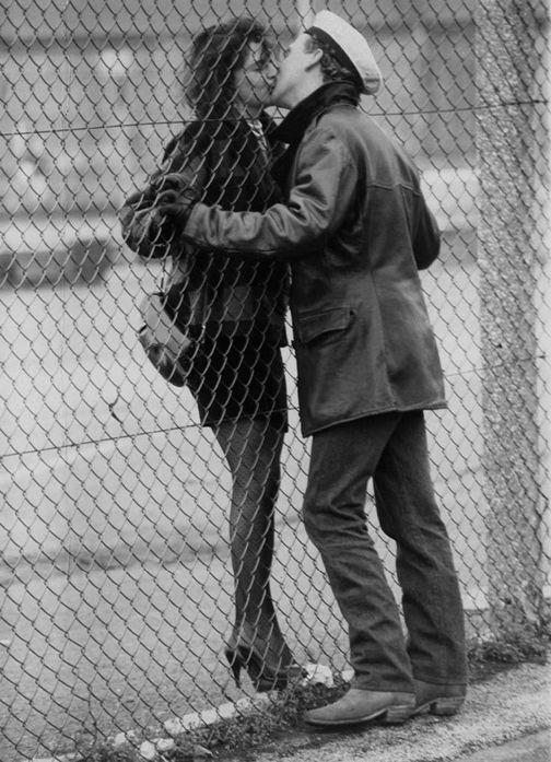 30 UNFORGETTABLE PHOTOS THAT SHOW WHAT LIFE WAS REALLY LIKE IN 1985 visual data 6