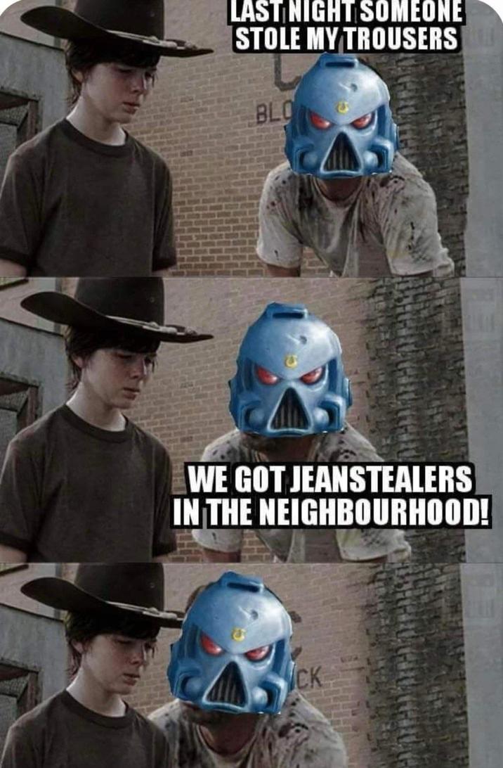 LAST NIGHT SOMEONE STOLE MY TROUSERS BLO WE GOT JEANSTEALERS IN THE NEIGHBOURHOOD! CK
