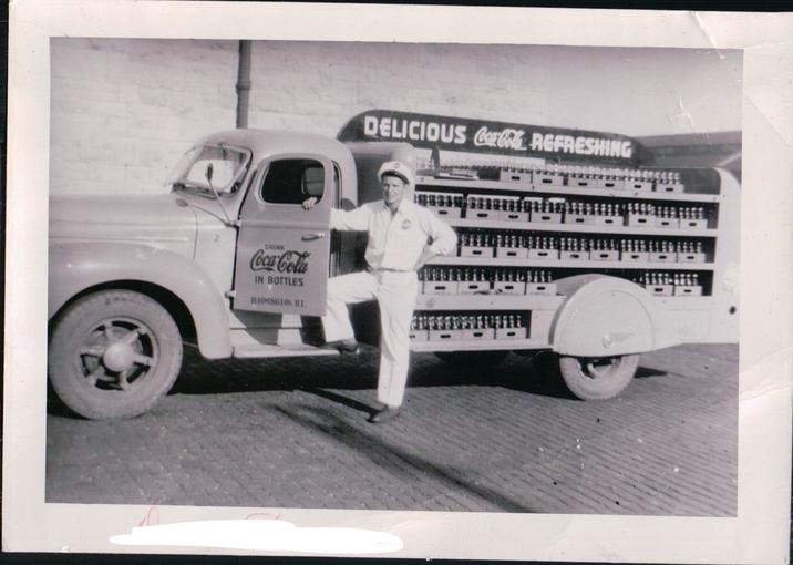 DRINK Coca-Cola IN BOTTLES BLOOMINGTON. ILL. DELICIOUS Coca-Cola REFRESHING