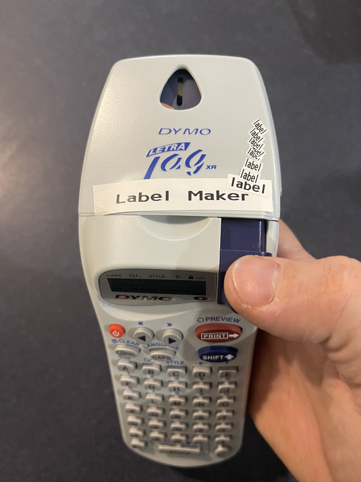 DYMO LETRA label label XR label label Label Maker CAPS STYLE B 123 DYMO OPREVIEW PRINT CLEAR LANGL DEL CAPS SHIFT D STYLE