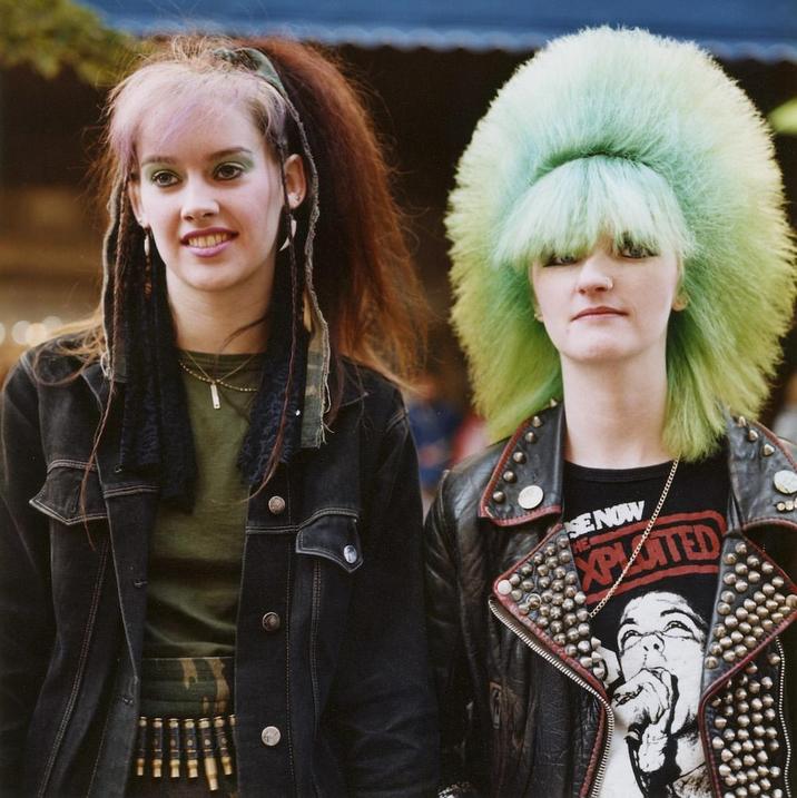 See Life Back In 1983 With 25 Groovy, Retro Photographs | Know Your Meme
