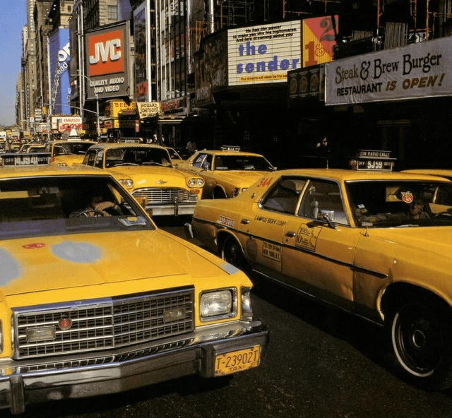 See Life Back In 1983 With 25 Groovy, Retro Photographs | Know Your Meme