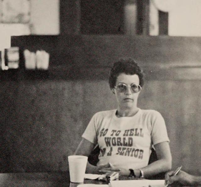 雪 40 TO HELL WORLD SENIOR