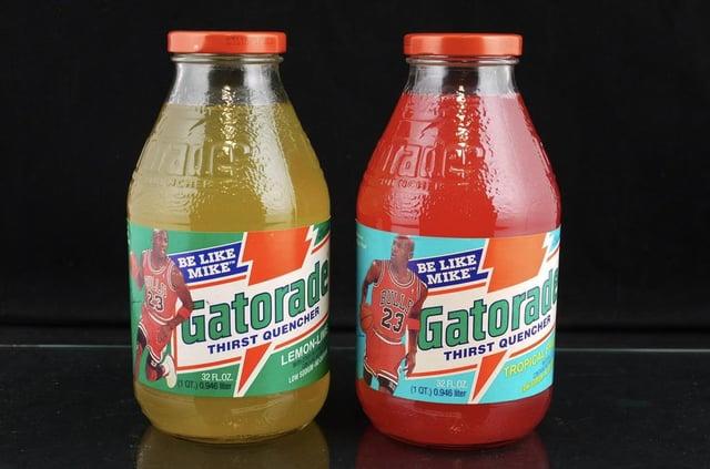 HEICHER rade THE COCHEIR BE LIKE MIKE Gatorade THIRST QUENCHER LEMON-U 32 FLOZ (GT) 0.946 BULLS 23 BE LIKE MIKE Gatora THIRST QUENCHER 32 FLOZ (1QT) 0.946 ter TROPICAL