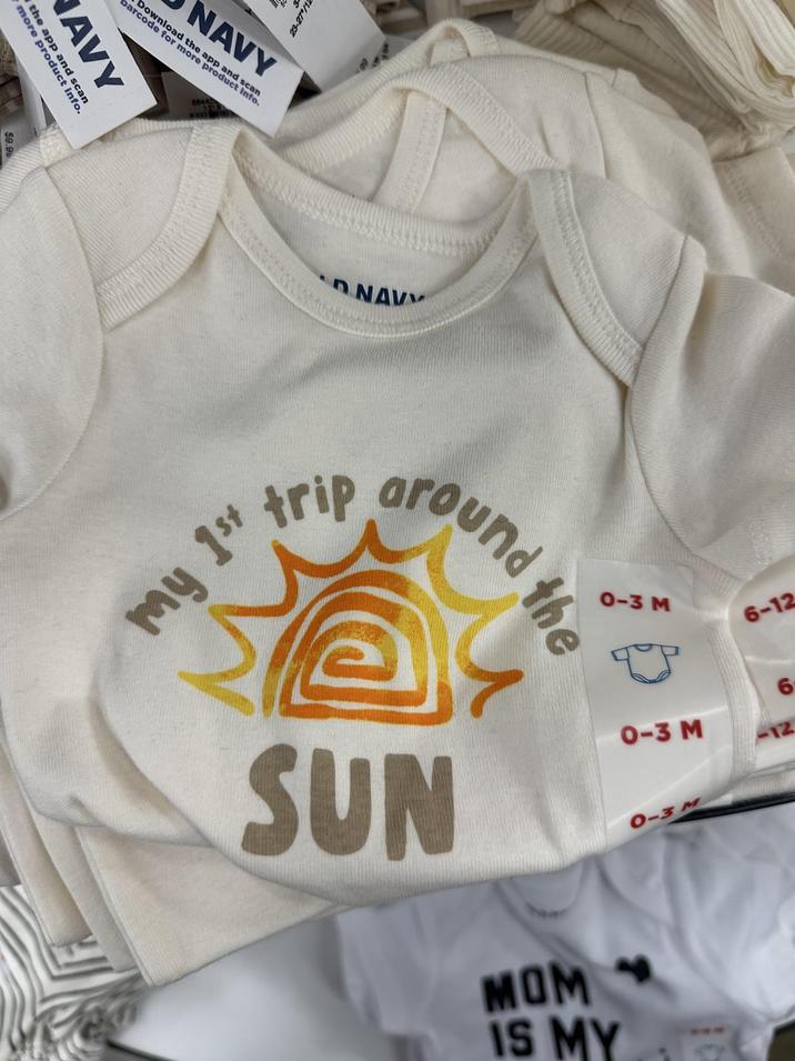 NAVY e for mopp and scan ore product info. barcoded! more prode scan I the app and sca AVY info. 23-27 112 NAVY my 1st trip around the 0-3 M 6-12 SUN MOM IS MY 0-3 M 0-3 M 10 6 -12