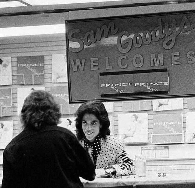 Sam Goody's WELCOMES PRINCE PRINCE PRINC