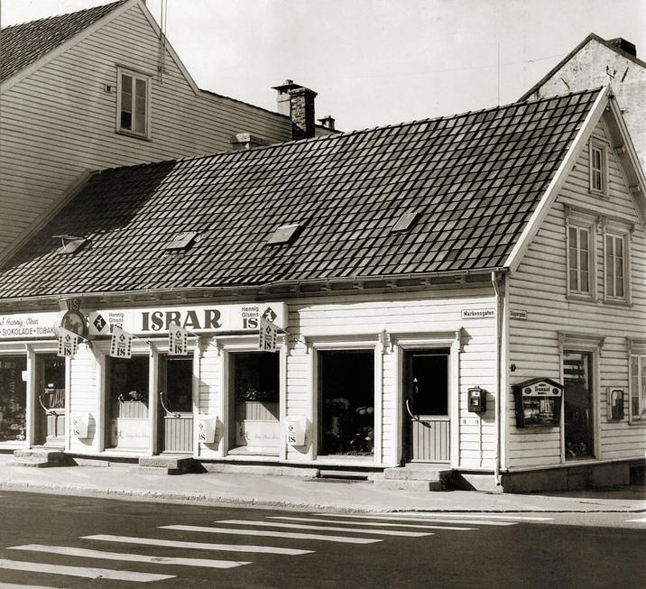 L Hennig Oken SJOKOLADE TOBAK Hennig Olsens 1 Hennig Olsens Markensgaten ISRAR IS IS IS Brensel