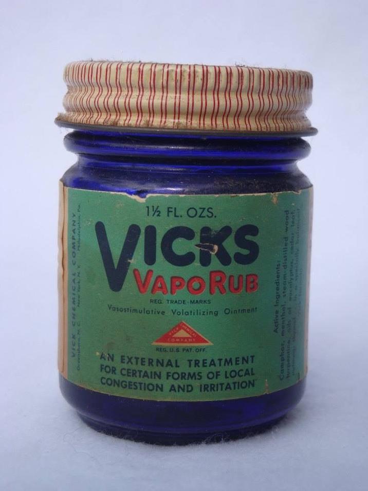 VICK CHEMICAL COMPANY 1½ FL. OZS. VICKS VAPORUB REG TRADE MARKS Vasostimulative Volatilizing Ointment OMPANT REG. U.S. PAT. OFF. AN EXTERNAL TREATMENT FOR CERTAIN FORMS OF LOCAL CONGESTION AND IRRITATION Active Ingredients: menthol, steam