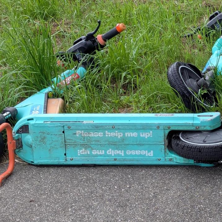 Please help me up! Please help me up! ©