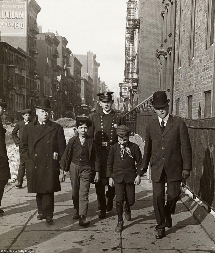 YOUR HATTER? LAHAN OWERL140 Corbis via Getty Images ABLES 143