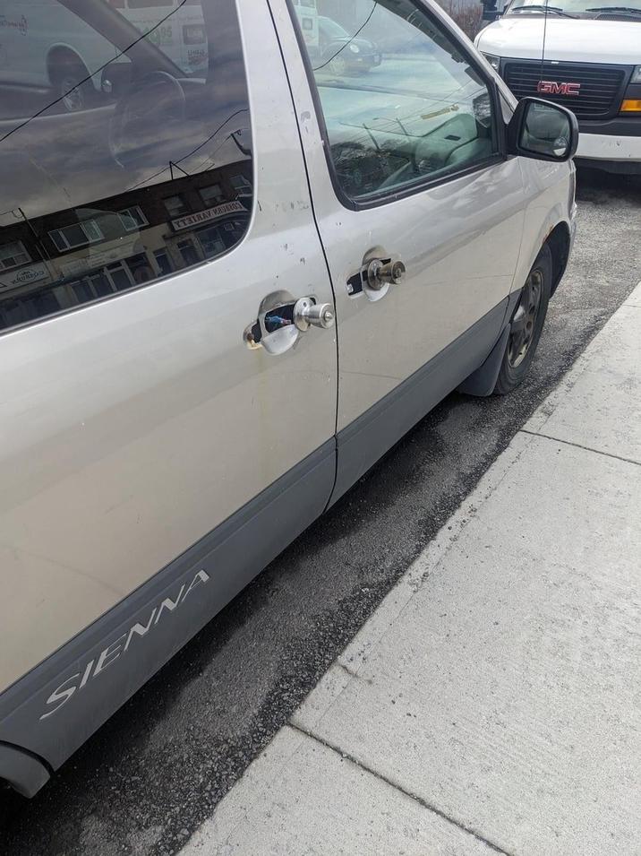 SIENNA 95 UHAL YTHIHA MAU8200 GMC