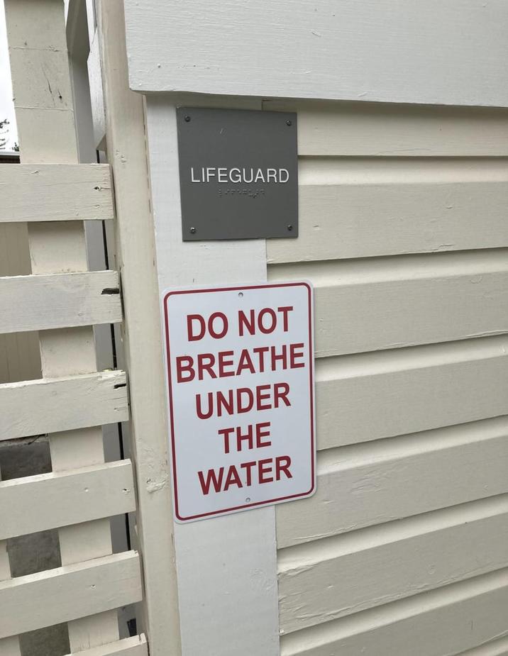 LIFEGUARD DO NOT BREATHE UNDER THE WATER