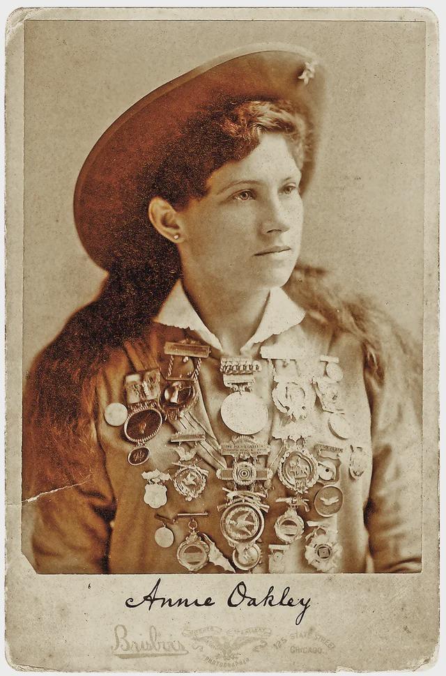 Star STREE CHICAGO Anne Oakley Bribier 125