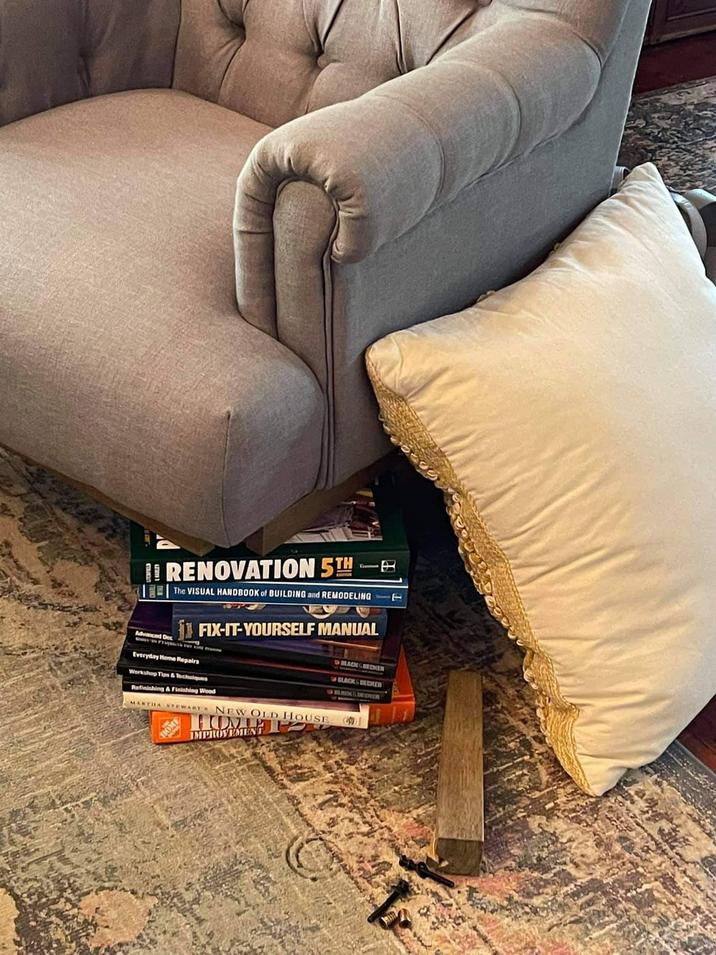 RENOVATION 5TH 一吧 The VISUAL HANDBOOK of BUILDING and REMODELING t Advanced Dec. Everyday Home Repairs FIX-IT-YOURSELF MANUAL 1 BLACK & BECKEN BLACKS BECKER Workshop Tips & Techniques Refinishing & Finishing Wood MARTHA STEWART NEW OLD HOUSE ДОМЕ IMPROVEMENT