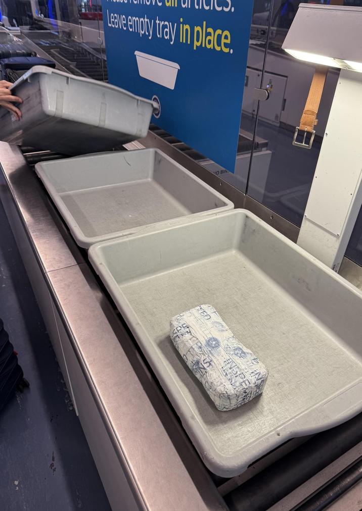 Leave empty tray in place. O BIN ED INSPE