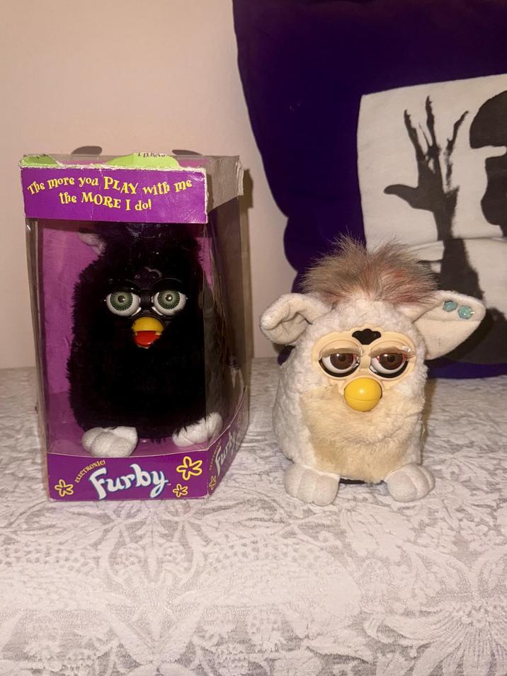 The more you PLAY with me the MORE I do! & देउ ELECTRON Furby 3