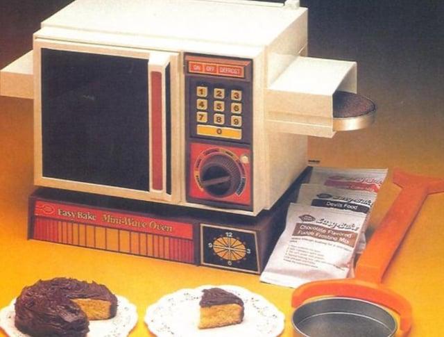 ON OFF DEFROST ° Devils Food خبار من اورات Easy Bake Mini-Wave Oven Chocolate Flavored