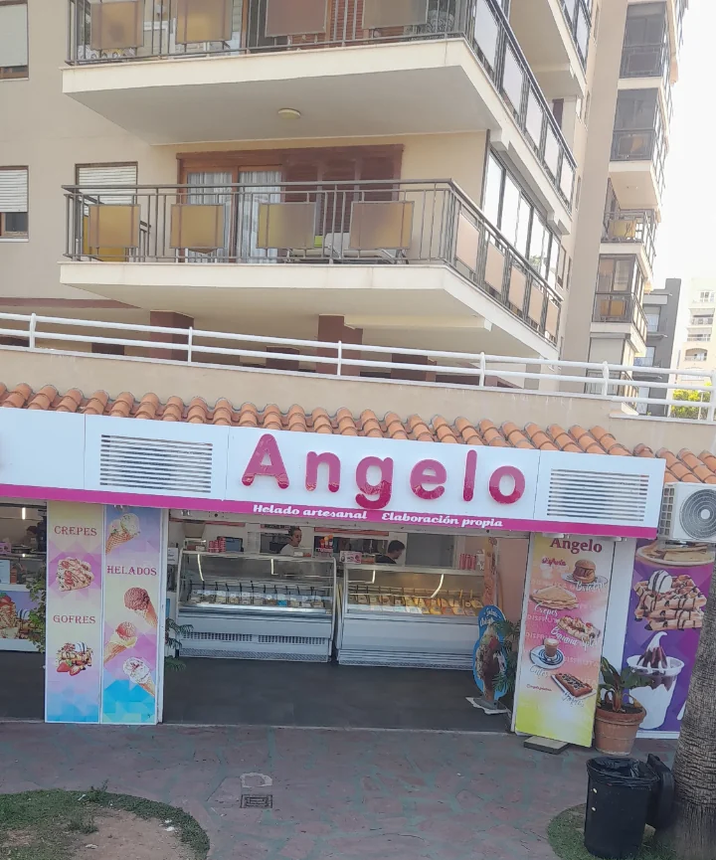 CREPES GOFRES HELADOS Angelo Helado artesanal Elaboración propia Angelo Crepes DISFRU Dist Cafes
