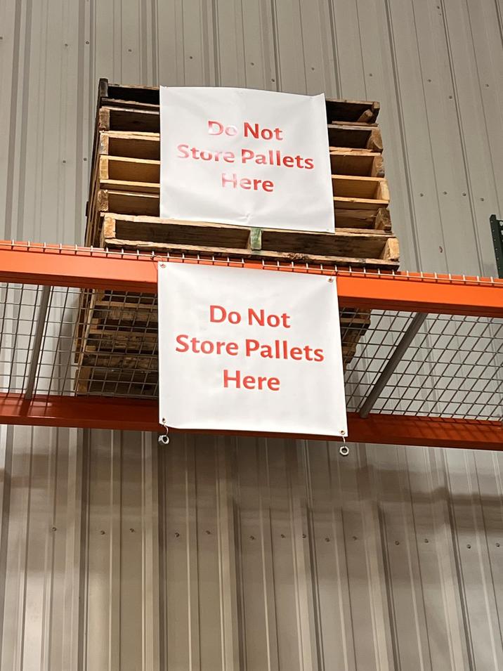 Do Not Store Pallets Here Do Not Store Pallets Here Ο