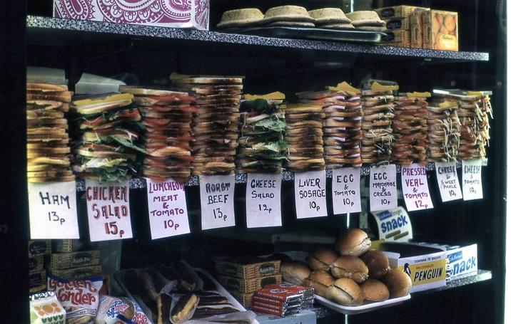 HAM CHICKEN LUNCHEO RORST CHEESE LIVER EGG EGC PRESSED CHEESE CHEESE MEAT 13p SALAD BEEF SALAD & & SOSAGE TOMATO MAYONRISE VERL CRESS SWEET Тонито PICKLE TOMATO 13 12p 10p 10p TOMATO 10, 10, 10P 15, 10P 12p snack Auple Pie Goven onder wwww Apple Pie CONTANE 72 PENGUIN Snack