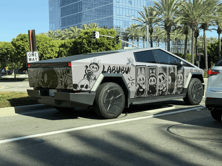 ONE WAY 81698 LABUBU!