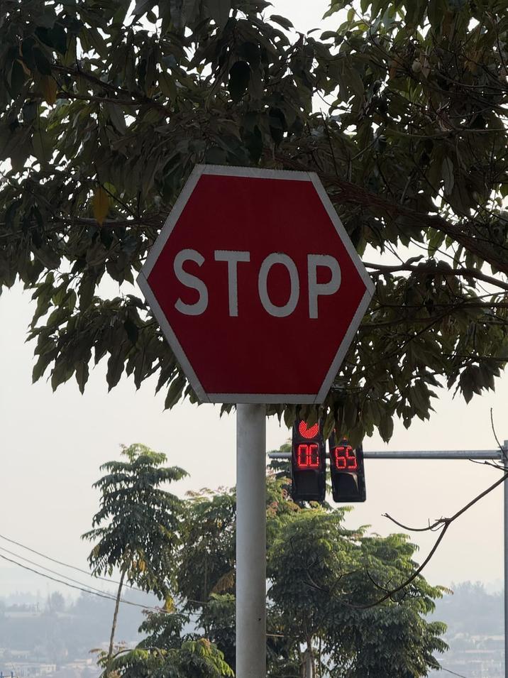 STOP 00:69