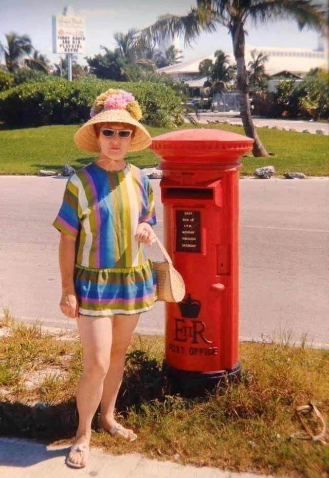 PLAYBUR WEVE DALY SATURDAY ER POST OFFICE