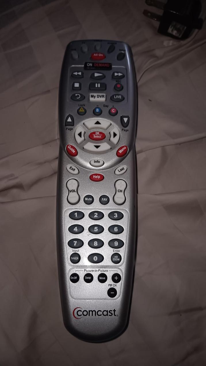 All On ON DEMAND REC C My DVR LIVE Lock B Day C Page OK Select Page Guide Info Menu Exit Help Last VOL Input TV/VCR CH Mute FAV O Picture-in-Picture Enter HD ZOOM On-Off Swap Move + PIP CH Comcast