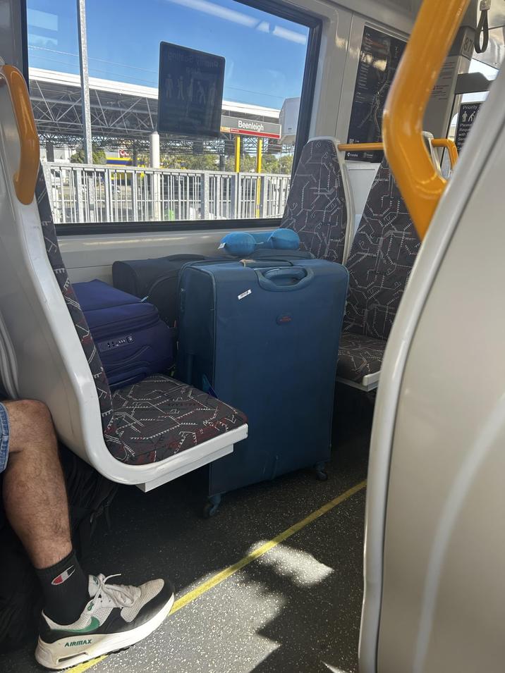 AIRMAX pnitss2 vinong 691A Beenleigh C Priority 雪人 Please Reque