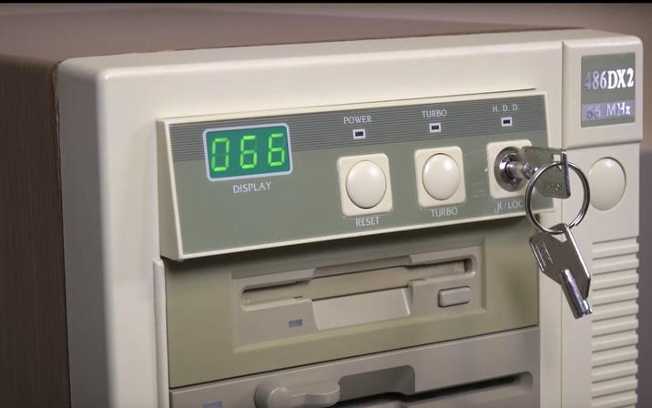 066 DISPLAY POWER TURBO H. D. D. RESET TURBO K/LOC 486DX2 65 MHz