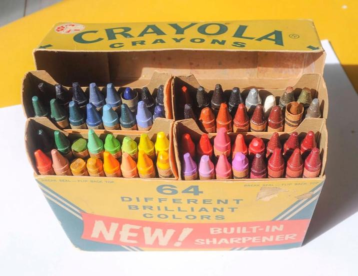 CRAYOLA CRAYONS BREAK SEAL-FLIP BACK TOP 64 DIFFERENT BRILLIANT COLORS NEW! BREAK SEAL BUILT-IN FLIP BACK SHARPENER TOP