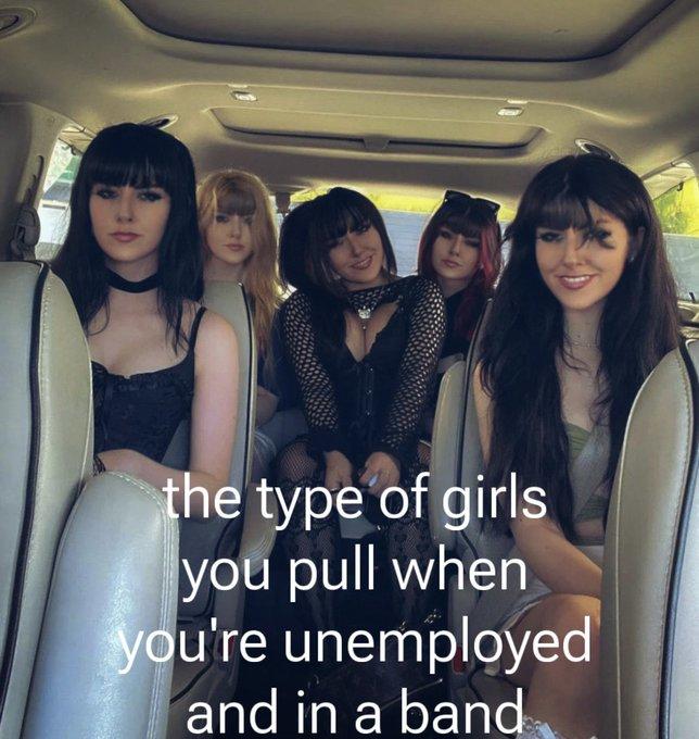 A meme using the "5 egirls in a car":https://knowyourmeme.com/memes/e-girls-in-a-car format. The meme is about the unemployment glow.